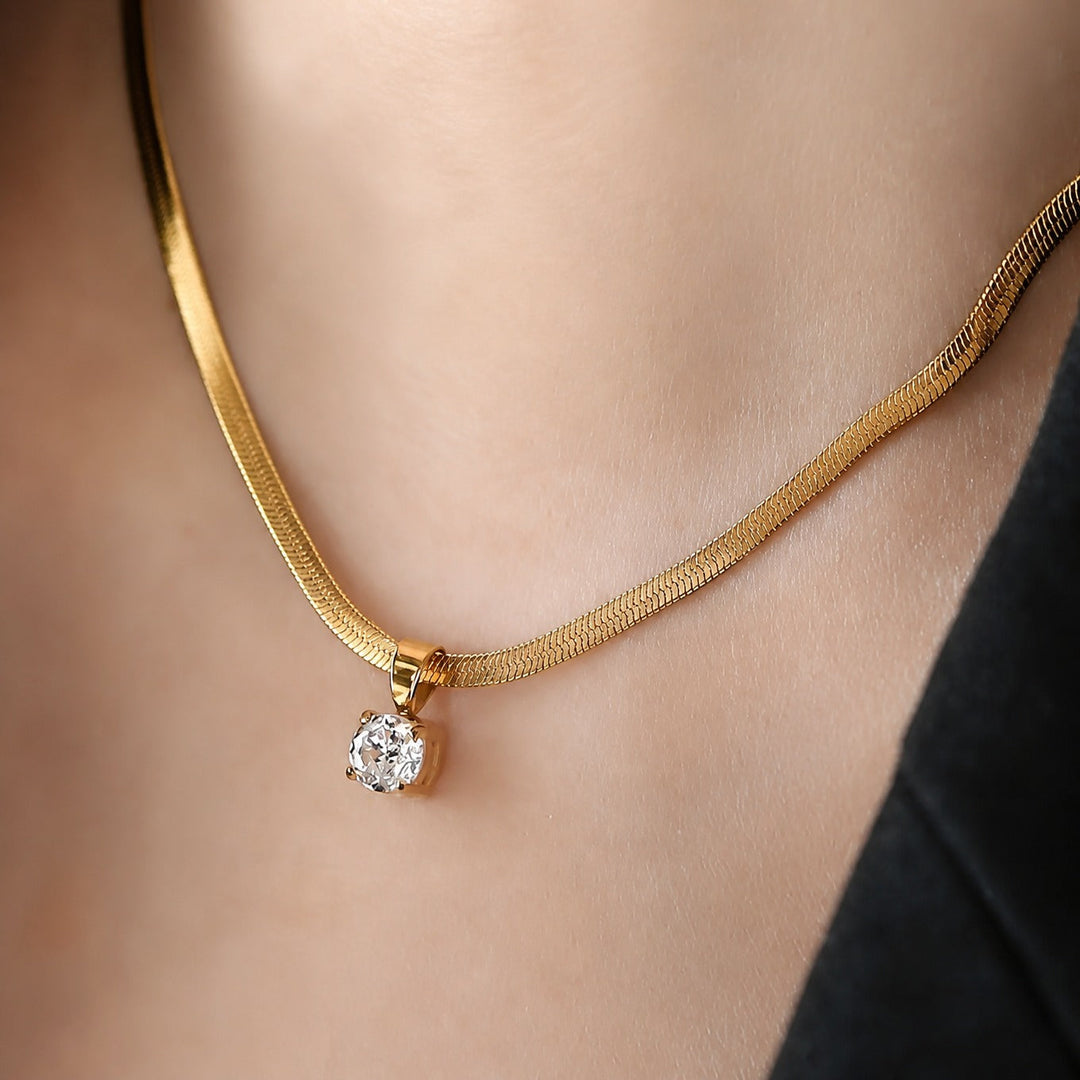 Rhinestone Pendant Gold Necklace