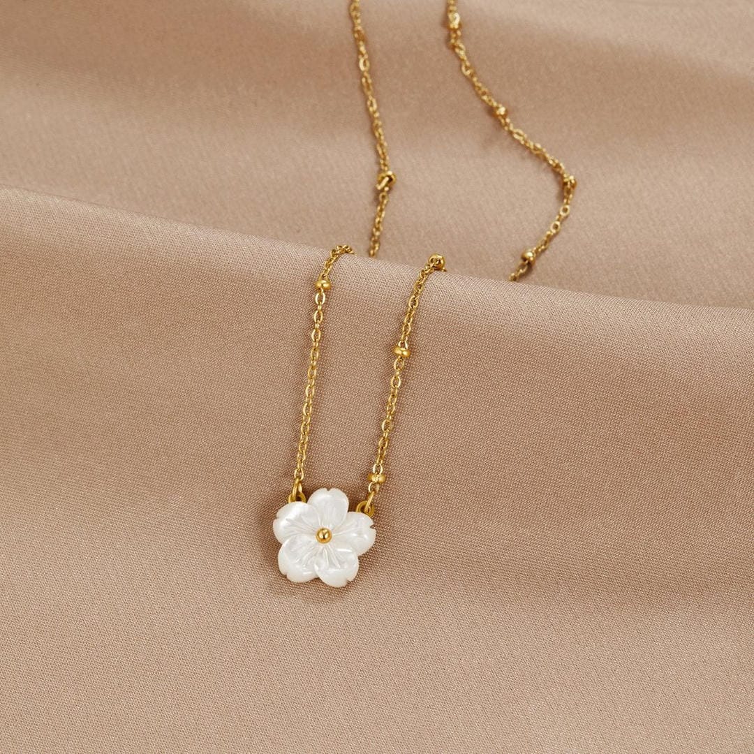 Greatness Bloom Flower Pendant Necklace